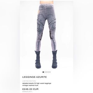 CONTAINS: 90% COTTON,
10% ELASTANE
CARE: MACHINE WASH COOL, DO NOT DRY CLEAN